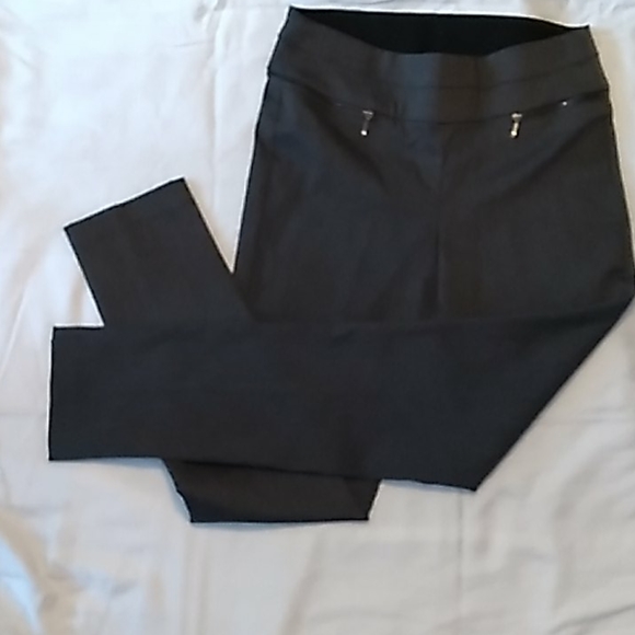 Pants - Picture 3 of 4